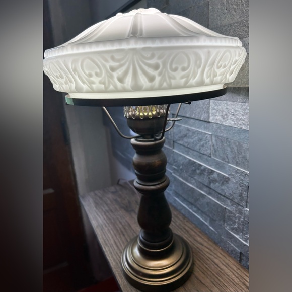 Milk glass table lamp with wood base. - Picture 2 of 8